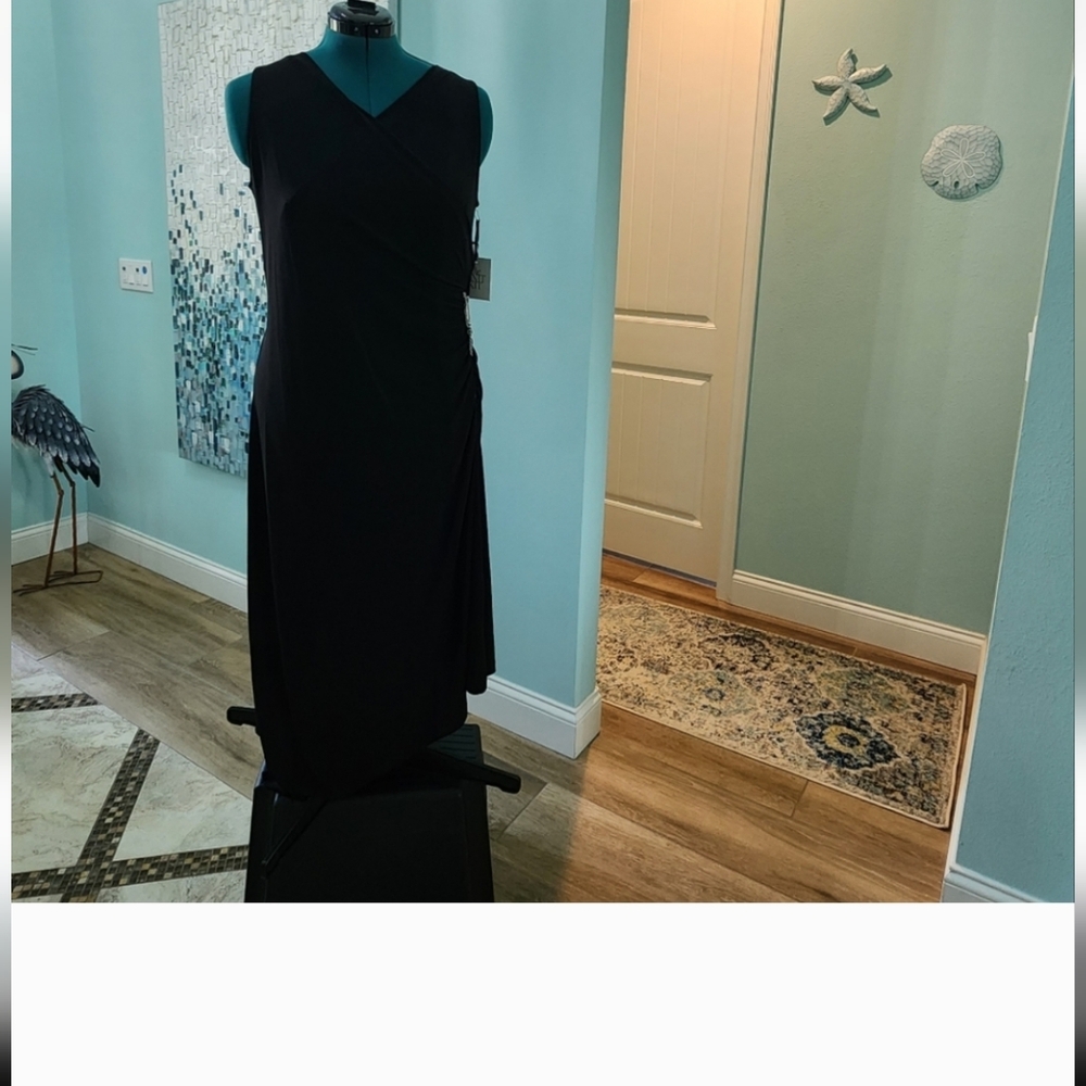 Chico's Size 2 (Large) Elegant Black Sleeveless Dress w/ Silver Size Zipper.